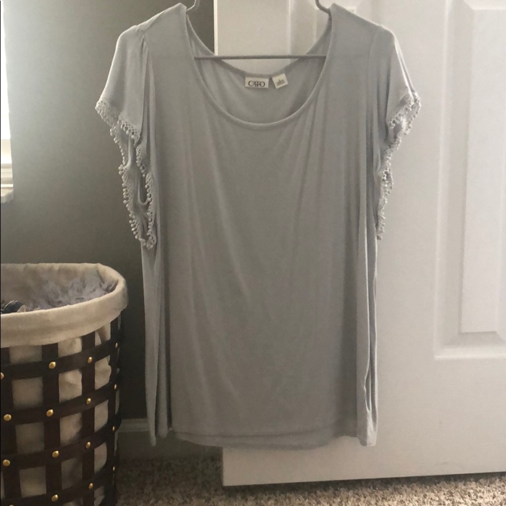 Nice gray top.